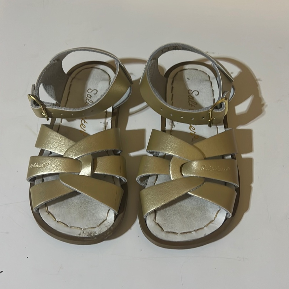 Salt water by hoy sandals in gold size 9